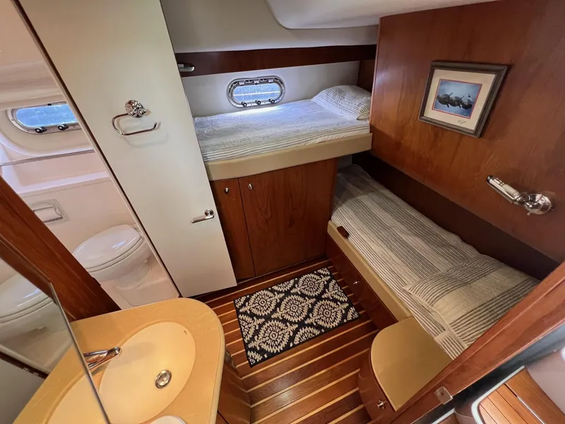 Slide: The Image of Tiara 4400 Sovran - 19