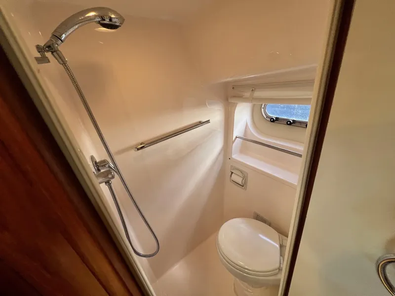 Slide: The Image of Tiara 4400 Sovran - 22