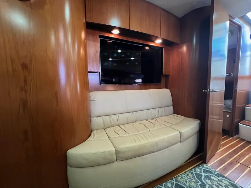 Slide: The Image of Tiara 4400 Sovran - 26