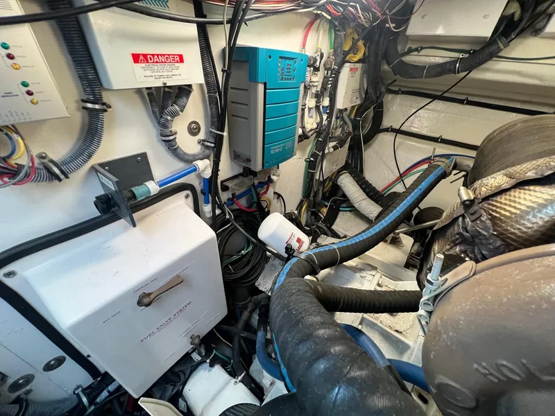 Slide: The Image of Tiara 4400 Sovran - 33