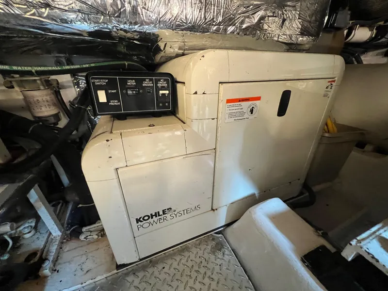 Slide: The Image of Tiara 4400 Sovran - 34