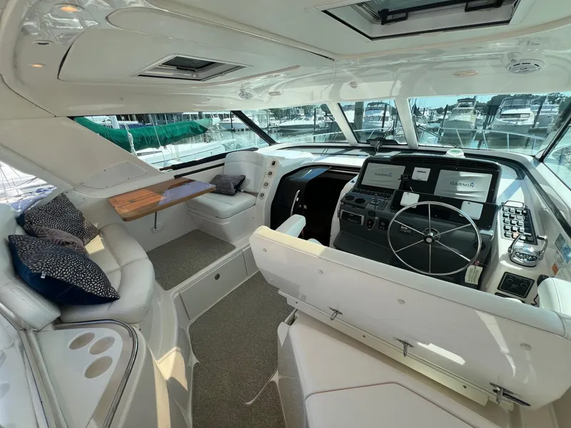 Slide: The Image of Tiara 4400 Sovran - 5