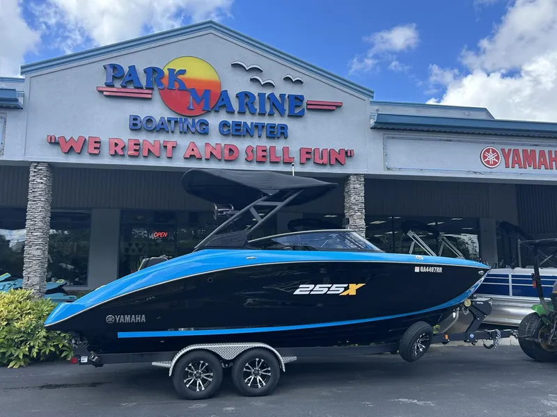 The Image of 2023 Yamaha Boats 255 XD displayed at Park Marine Boating Center. - 0