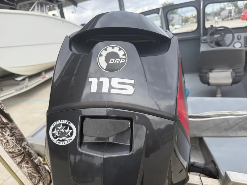 Slide: The Image of Outboard motor on a Hanko 17 boat, model year 2015, featuring BRP 115 engine. - 10