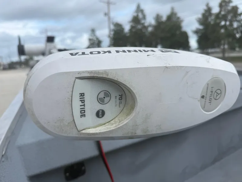 Slide: The Image of Minn Kota Riptide trolling motor on Hanko 17 boat, 2015 model, with i-Pilot technology. - 7