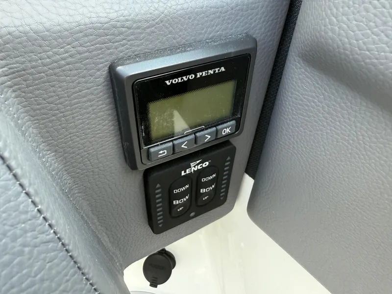 Slide: The Image of Volvo Penta control panel on 2025 Cobalt R6 boat dashboard. - 19
