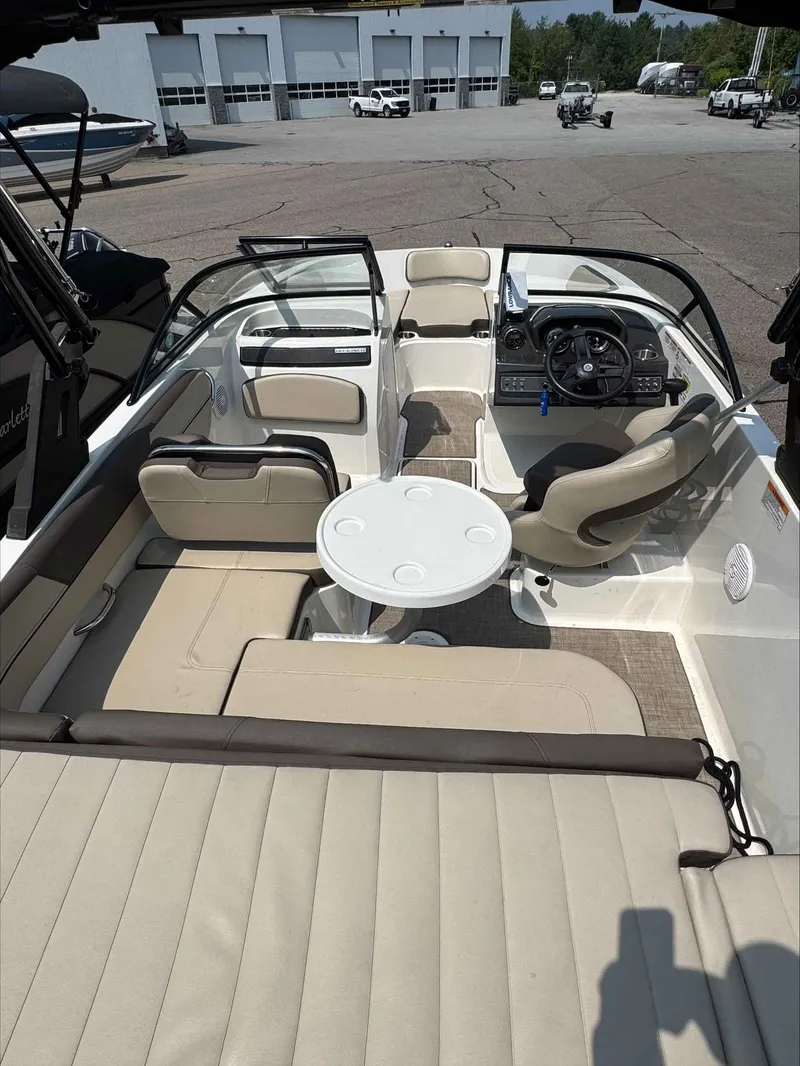 Slide: The Image of Bayliner VR5 2017 - 5