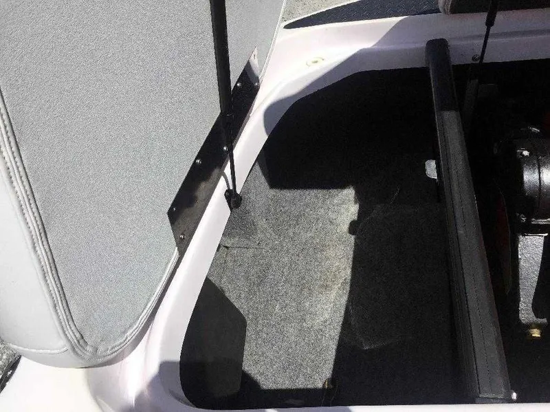 Slide: The Image of Correct Craft Super Air Nautique SV211 2005 - 3