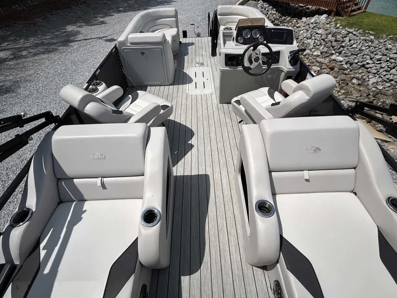 Slide: The Image of G3 Suncatcher Select 322 SS 2024 - 10