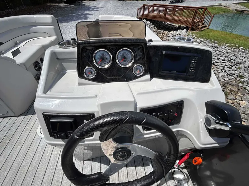 Slide: The Image of G3 Suncatcher Select 322 SS 2024 - 11