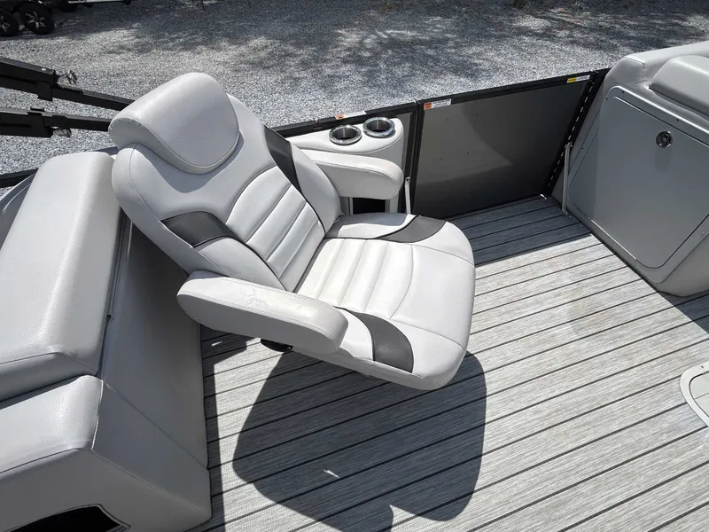 Slide: The Image of G3 Suncatcher Select 322 SS 2024 - 12