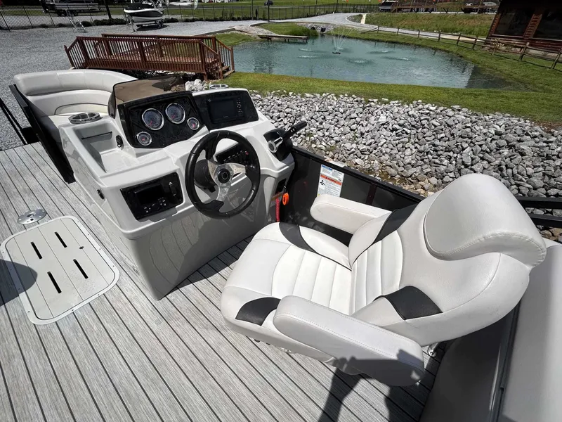 Slide: The Image of G3 Suncatcher Select 322 SS 2024 - 13