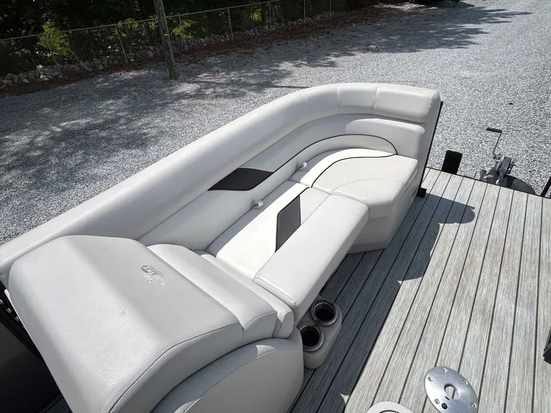 Slide: The Image of G3 Suncatcher Select 322 SS 2024 - 9