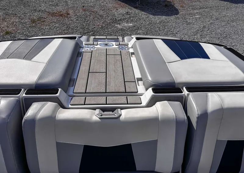 Slide: The Image of Malibu Wakesetter 24 MXZ 2021 - 19