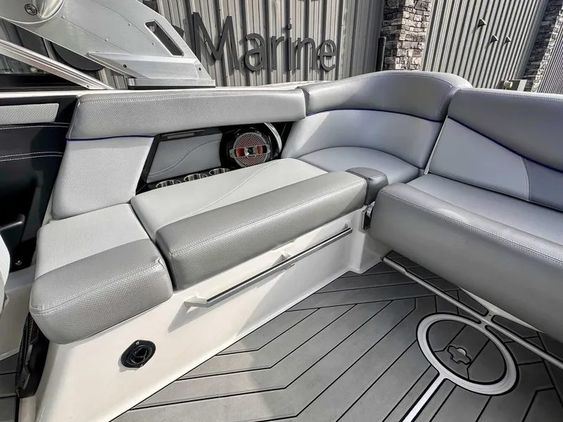 Slide: The Image of MasterCraft XT22 2018 - 17