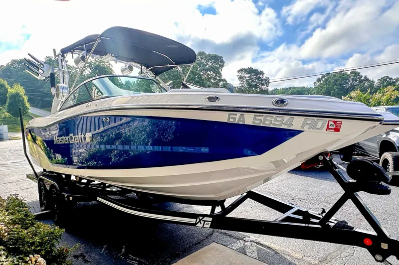 Slide: The Image of MasterCraft XT22 2018 - 5