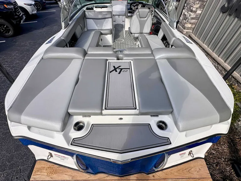 Slide: The Image of MasterCraft XT22 2018 - 9