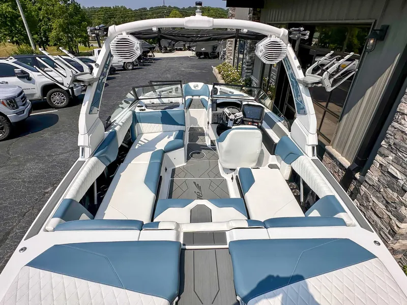 Slide: The Image of Tigé Z1 2024 - 10