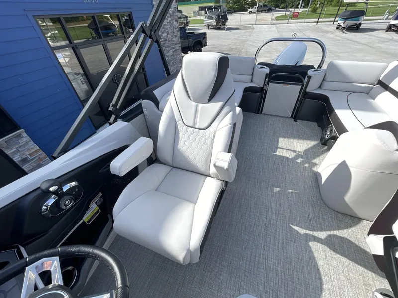 Slide: The Image of 2024 Tahoe Pontoon 23 Cascade Versatile Rear Lounger interior with luxurious seating and modern design. - 21