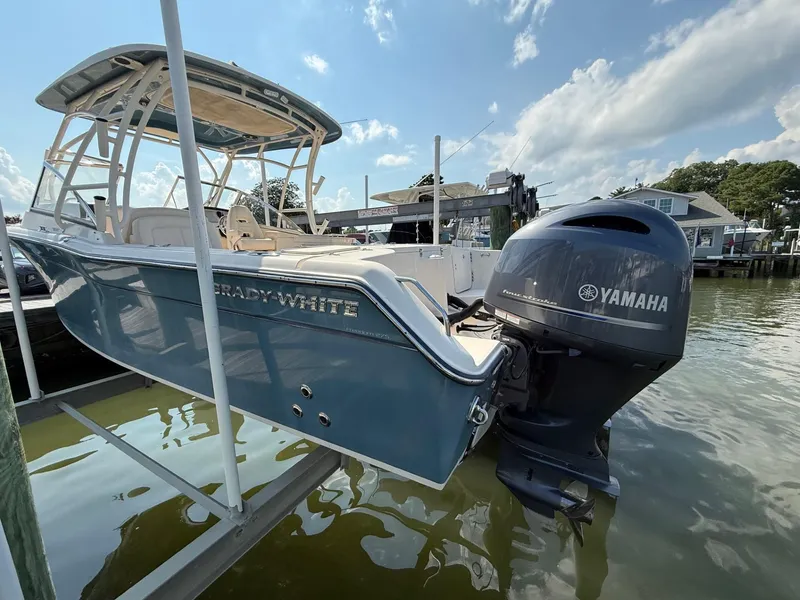 Slide: The Image of Grady-White Freedom 275 - 2