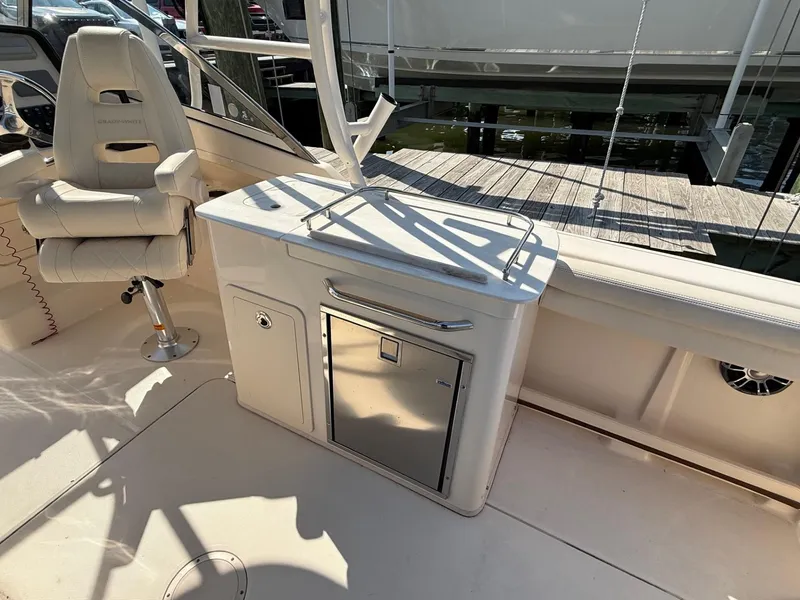 Slide: The Image of Grady-White Freedom 275 - 8