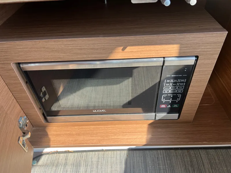 Slide: The Image of Jeanneau NC 895 2019 - 27