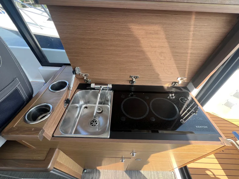 Slide: The Image of Jeanneau NC 895 2019 - 5