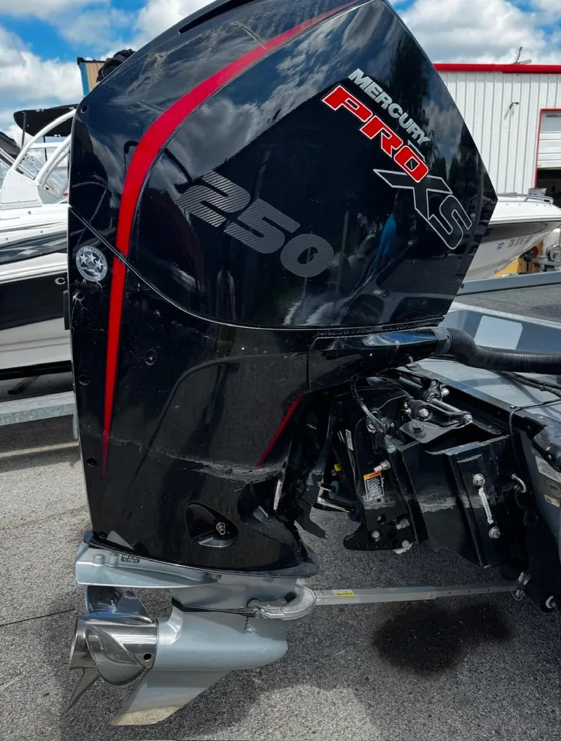 Slide: The Image of 2021 Tracker Nitro Z21 SC with Mercury Pro XS 250 outboard engine. - 11