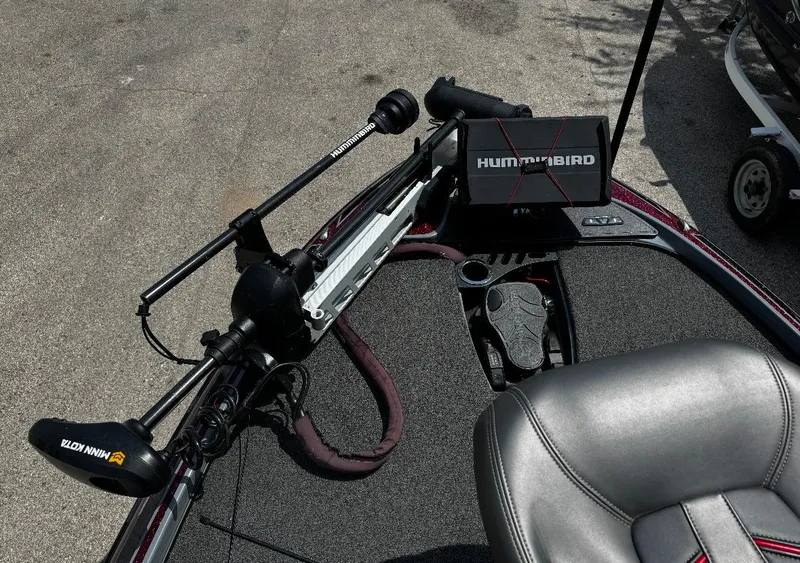 Slide: The Image of 2021 Tracker Nitro Z21 SC boat with Minn Kota trolling motor and Humminbird fish finder. - 4