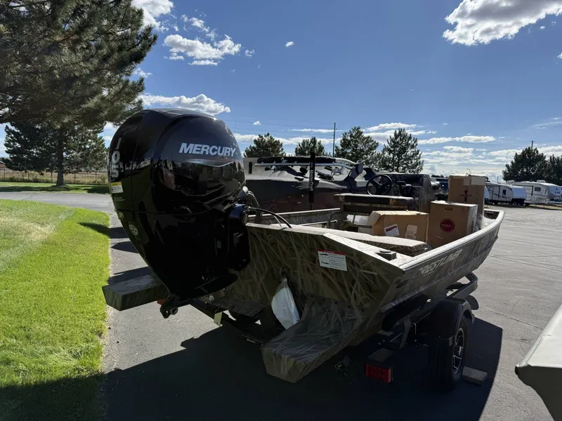 Slide: The Image of Crestliner C187FC 2026 - 4