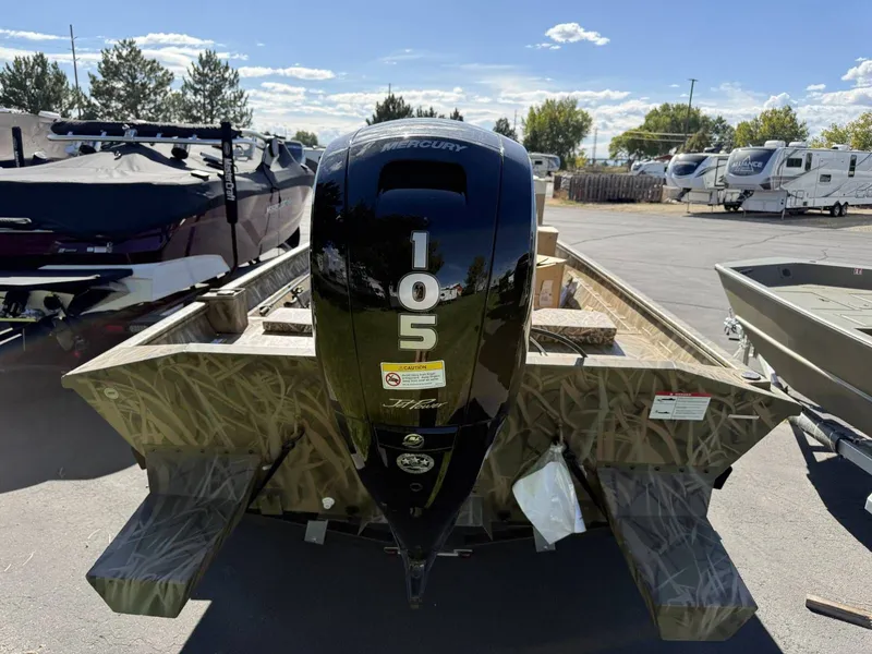 Slide: The Image of Crestliner C187FC 2026 - 5