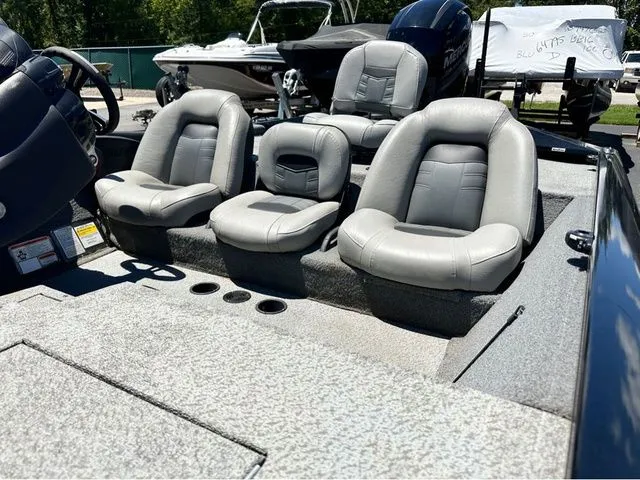 Slide: The Image of Tracker Pro Team™ 195 TXW 40th Anniversary Edition 2018 - 3