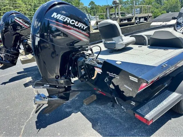 Slide: The Image of Tracker Pro Team™ 195 TXW 40th Anniversary Edition 2018 - 4