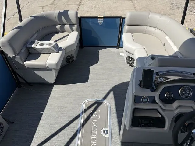 Slide: The Image of Godfrey EX2086SFLX 2026 - 3