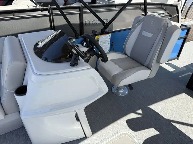 Slide: The Image of Godfrey EX2086SFLX 2026 - 5