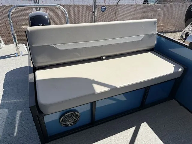 Slide: The Image of Godfrey EX2086SFLX 2026 - 7