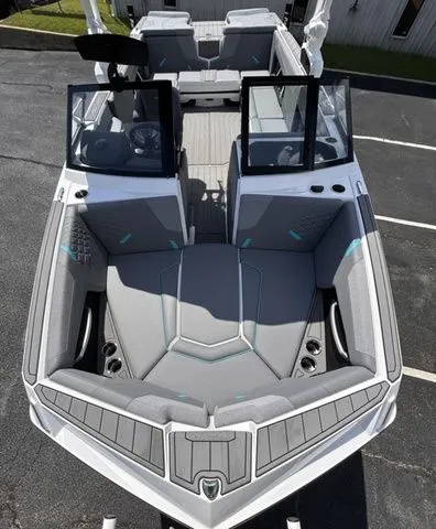 Slide: The Image of Nautique Super Air Nautique GS24 2026 - 5