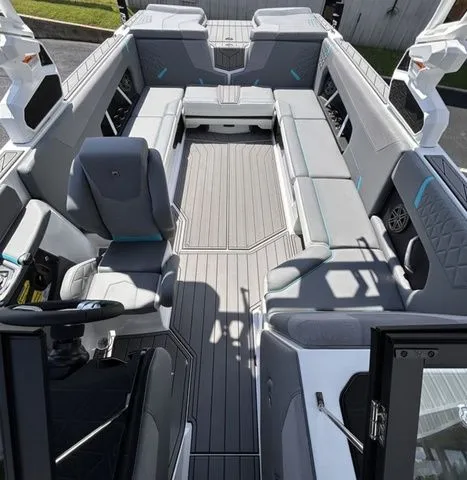 Slide: The Image of Nautique Super Air Nautique GS24 2026 - 6