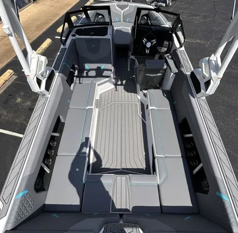 Slide: The Image of Nautique Super Air Nautique GS24 2026 - 9