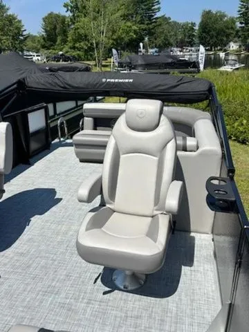 Slide: The Image of Premier 220 Sunscape RE 2025 - 11