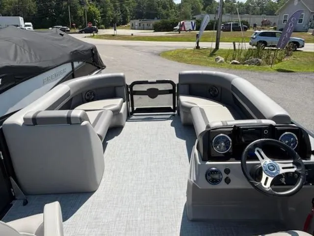 Slide: The Image of Premier 220 Sunscape RE 2025 - 7