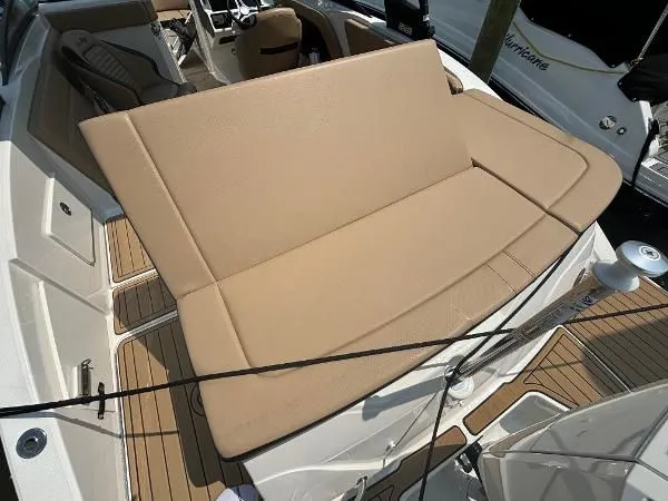 Slide: The Image of Sea Ray SPX 230 Outboard 2023 - 10