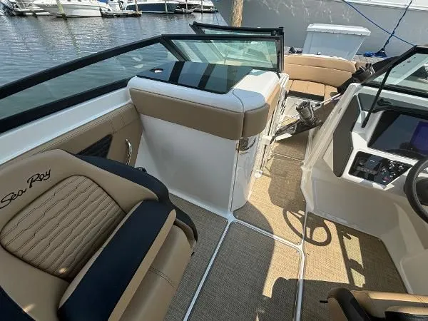 Slide: The Image of Sea Ray SPX 230 Outboard 2023 - 13