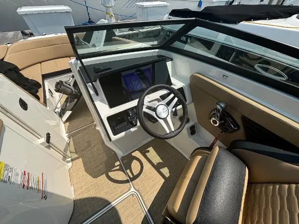 Slide: The Image of Sea Ray SPX 230 Outboard 2023 - 14