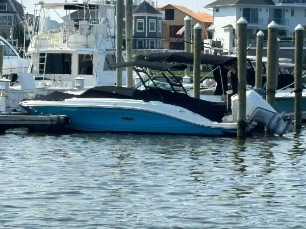 Slide: The Image of Sea Ray SPX 230 Outboard 2023 - 4