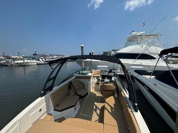 Slide: The Image of Sea Ray SPX 230 Outboard 2023 - 6