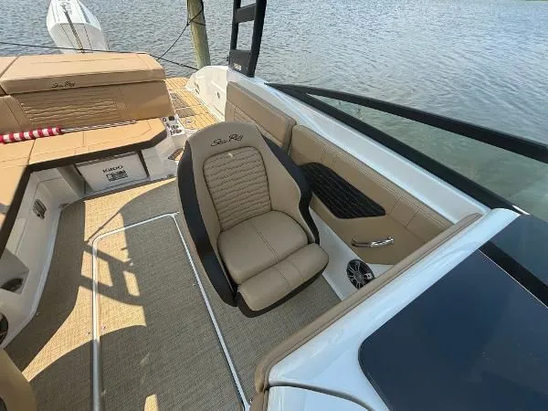 Slide: The Image of Sea Ray SPX 230 Outboard 2023 - 8