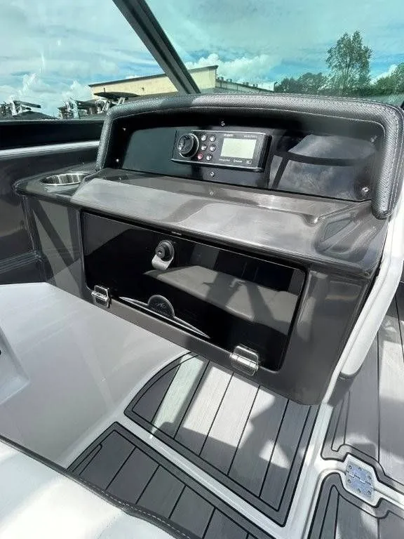 Slide: The Image of Monterey M-20 2024 - 11