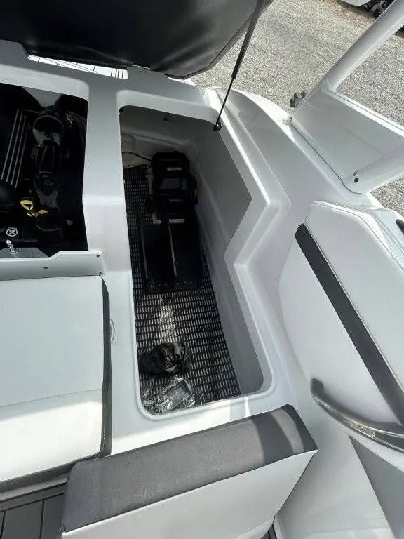 Slide: The Image of Monterey M-20 2024 - 17