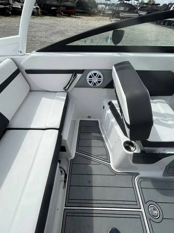 Slide: The Image of Monterey M-20 2024 - 21